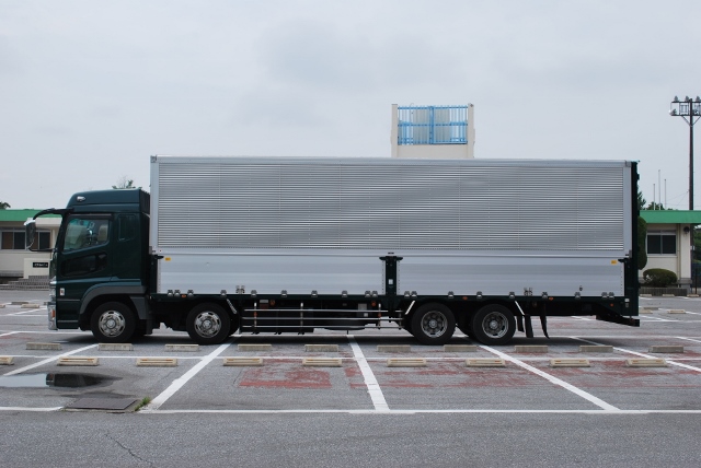 【124】三菱ふそうスーパーグレート　低床アルミウイング　ハイルーフ　総輪エアサス