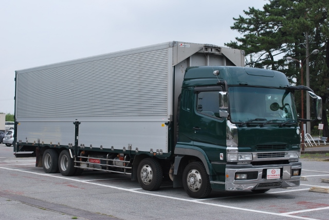 【124】三菱ふそうスーパーグレート　低床アルミウイング　ハイルーフ　総輪エアサス