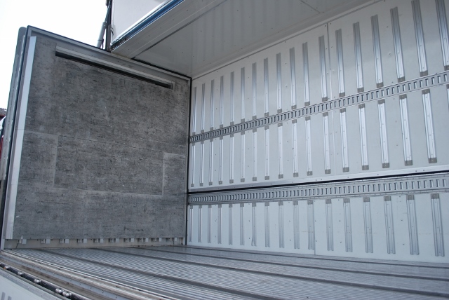 Ｈ23　ＵＤトラックス　クオン　低床　冷凍ウイング