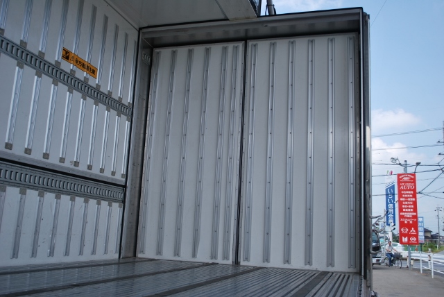 Ｈ23　ＵＤトラックス　クオン　低床　冷凍ウイング