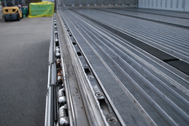 Ｈ23　ＵＤトラックス　クオン　低床　冷凍ウイング