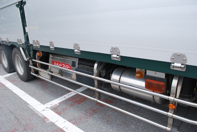 【124】三菱ふそうスーパーグレート　低床アルミウイング　ハイルーフ　総輪エアサス