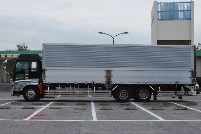 【87】いすゞギガ　高床　アルミウイング　ハイルーフ　リヤエアサス