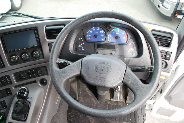 【275】UDトラックスクオン　低床　アルミウイング　格納ゲート　ハイルーフ　リヤエアサス