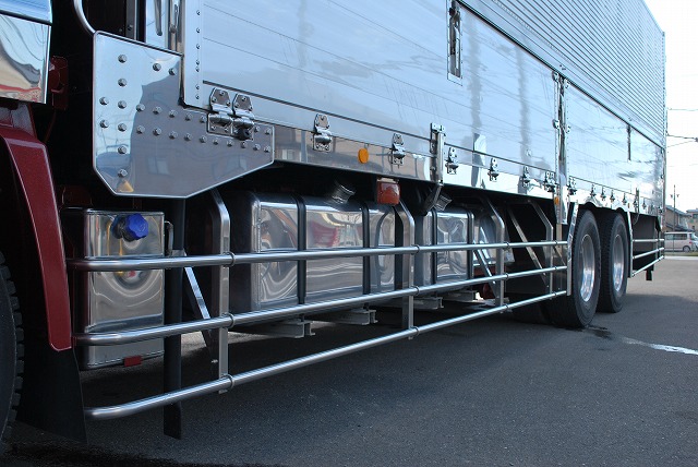 【277】UDトラックスクオン 中低床 冷凍ウイング リヤエアサス