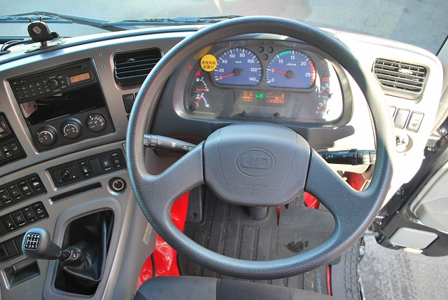 【277】UDトラックスクオン 中低床 冷凍ウイング リヤエアサス