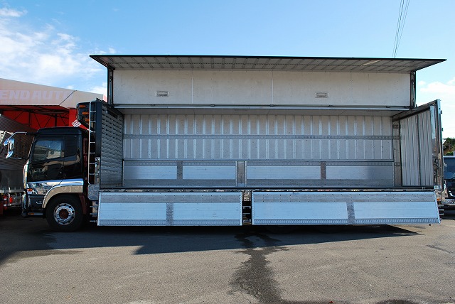 【277】UDトラックスクオン 中低床 冷凍ウイング リヤエアサス