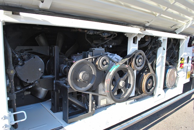 【277】UDトラックスクオン 中低床 冷凍ウイング リヤエアサス