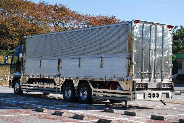 【122】三菱ふそうスーパーグレート　高床　アルミウイング　ハイルーフ