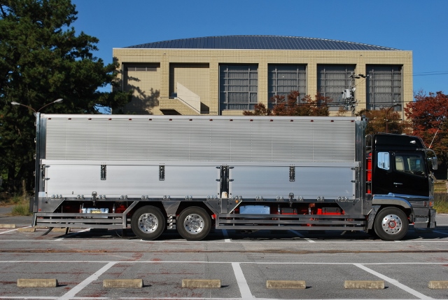 【122】三菱ふそうスーパーグレート　高床　アルミウイング　ハイルーフ