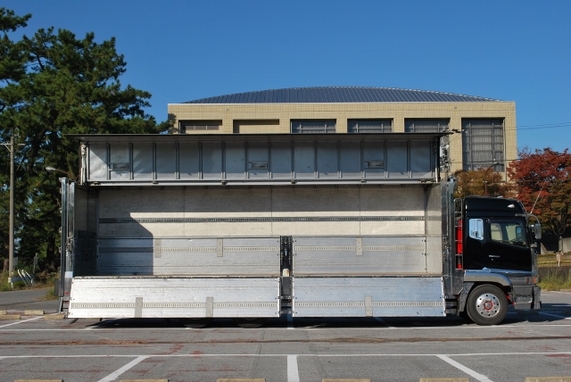 【122】三菱ふそうスーパーグレート　高床　アルミウイング　ハイルーフ