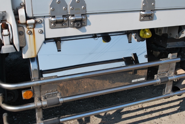 【169】UDトラックス　クオン　低床アルミウイング　ハイルーフ　総輪エアサス　跳上ゲート