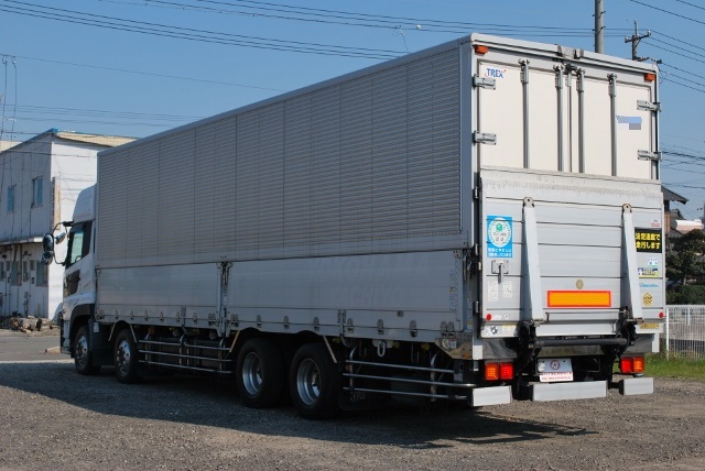 【169】UDトラックス　クオン　低床アルミウイング　ハイルーフ　総輪エアサス　跳上ゲート