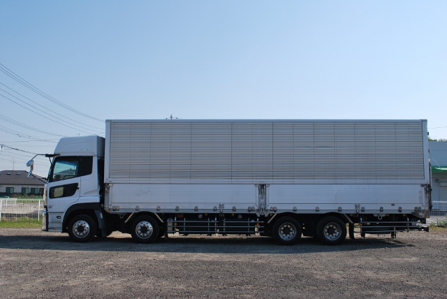 【169】UDトラックス　クオン　低床アルミウイング　ハイルーフ　総輪エアサス　跳上ゲート