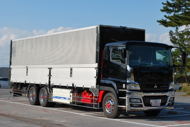 【171】三菱ふそうスーパーグレート　中低床　冷凍ウイング