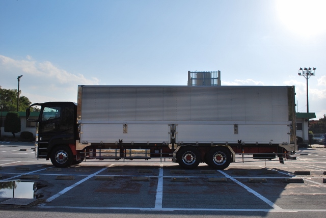 【171】三菱ふそうスーパーグレート　中低床　冷凍ウイング