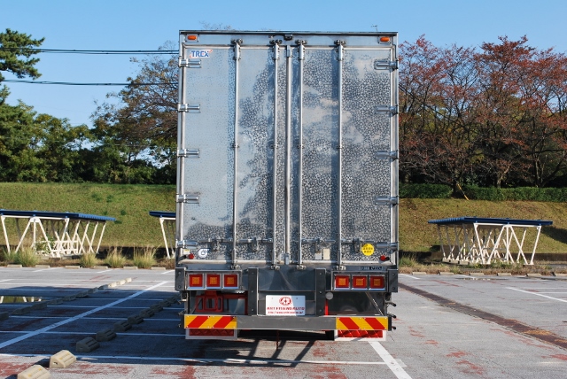 【171】三菱ふそうスーパーグレート　中低床　冷凍ウイング