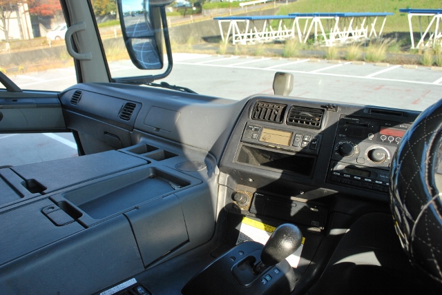 【171】三菱ふそうスーパーグレート　中低床　冷凍ウイング