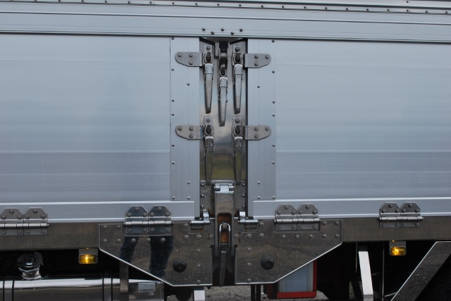 【172】三菱ふそうスーパーグレート　低床　冷凍ウイング　総輪エアサス