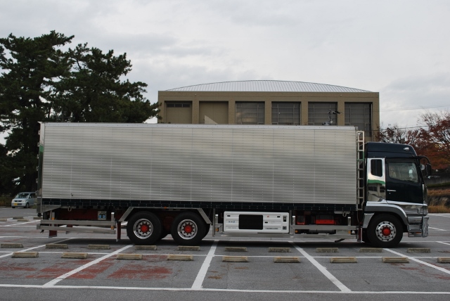 【173】三菱ふそうスーパーグレート　高床　冷凍バン　ハイルーフ