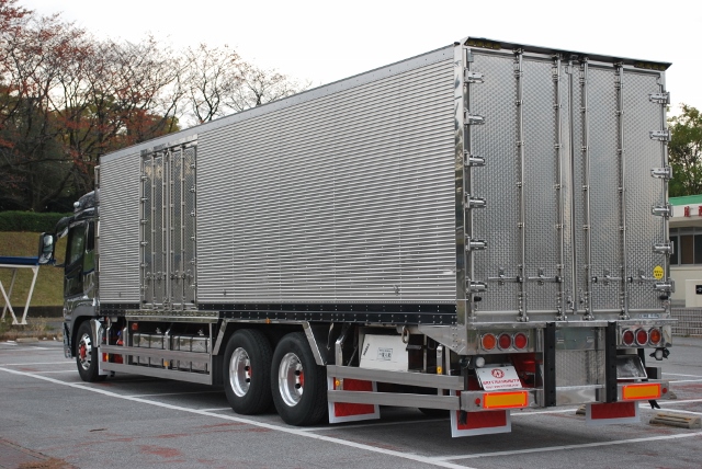 【173】三菱ふそうスーパーグレート　高床　冷凍バン　ハイルーフ