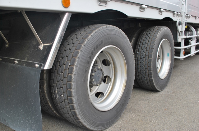 【303】日野プロフィア　低床　アルミウイング　ハイルーフ　リヤエアサス