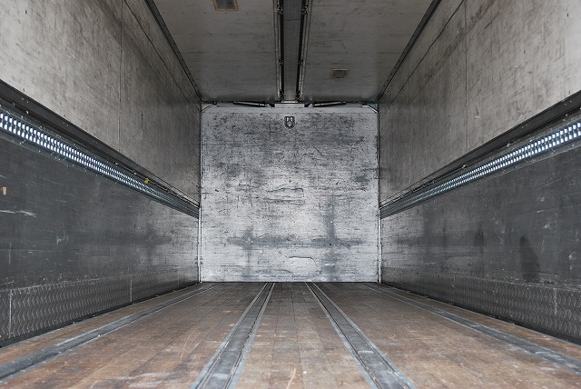 【314】ニッサンディーゼルクオン　中低床　アルミウイング　ハイルーフ　リヤエアサス