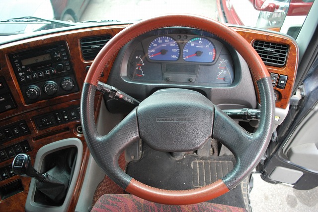 【314】ニッサンディーゼルクオン　中低床　アルミウイング　ハイルーフ　リヤエアサス