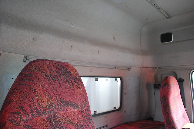 【314】ニッサンディーゼルクオン　中低床　アルミウイング　ハイルーフ　リヤエアサス