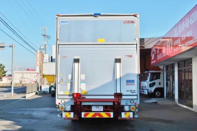【181】いすゞフォワード　ワイド　アルミウイング　6200ボデー　フルゲート