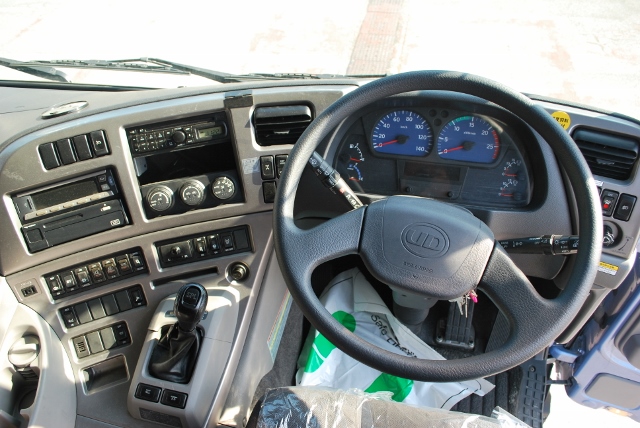 【186】UDトラックス　クオン　低床　アルミウイング　　ハイルーフ　リアエアサス