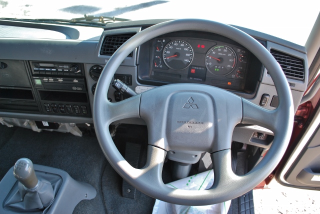 【329】三菱ふそうファイター　ワイド　アルミウイング　7200ボデー