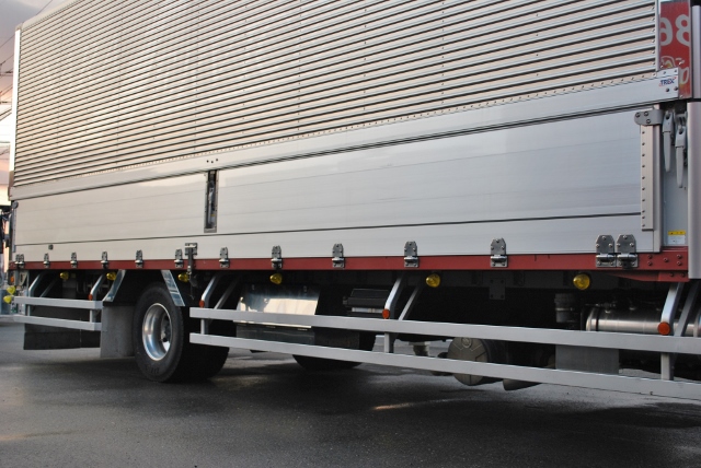 【329】三菱ふそうファイター　ワイド　アルミウイング　7200ボデー