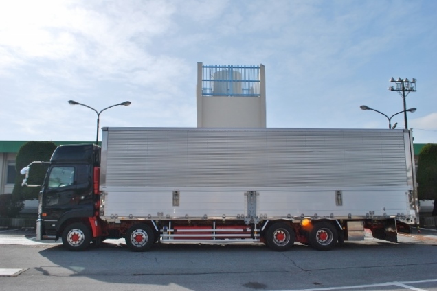 【186】UDトラックス　クオン　低床　アルミウイング　　ハイルーフ　リアエアサス