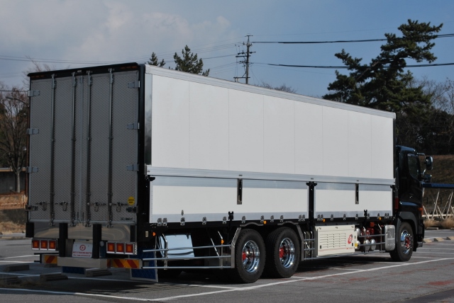 【193】日野グランドプロフィア　中低床　冷凍ウイング　リヤエアサス