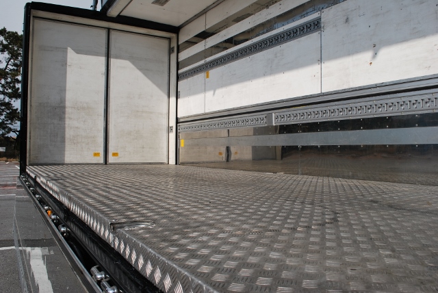 【193】日野グランドプロフィア　中低床　冷凍ウイング　リヤエアサス