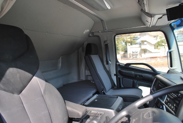 【193】日野グランドプロフィア　中低床　冷凍ウイング　リヤエアサス