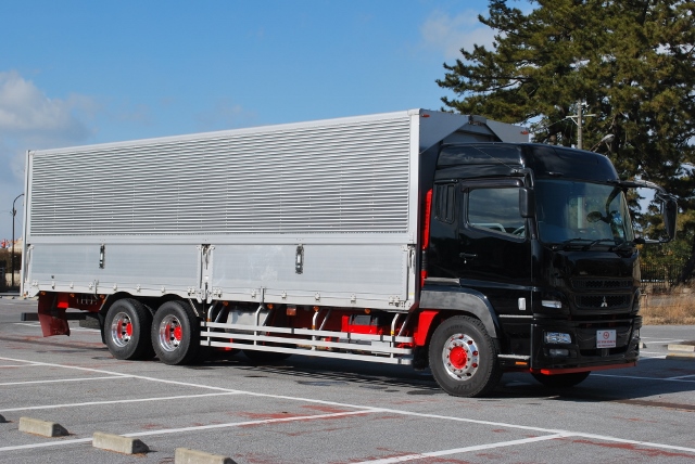 【179】三菱ふそうスーパーグレート　中低床　アルミウイング　ハイルーフ