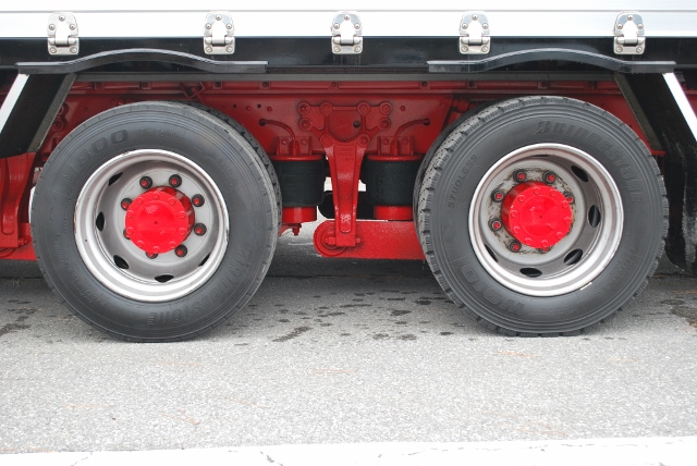 【176】UDトラックス　クオン　低床　アルミウイング　ハイルーフ