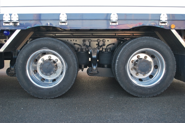 【192】ＵＤトラックス　クオン　低床　アルミウイング　ハイルーフ