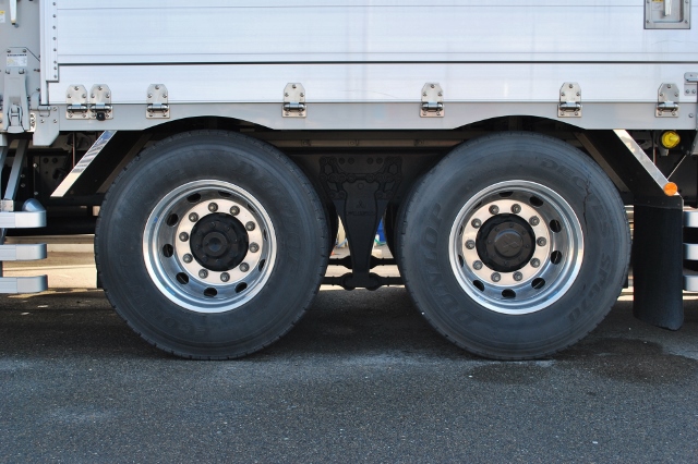 【375】三菱ふそうスーパーグレート　中低床　アルミウイング　ハイルーフ　総輪エアサス　