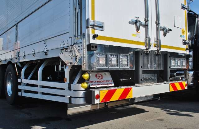 【375】三菱ふそうスーパーグレート　中低床　アルミウイング　ハイルーフ　総輪エアサス　