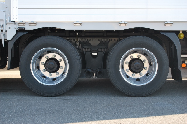 【388】日野プロフィア　未使用車　低床アルミウイング　ハイルーフ　リアエアサス