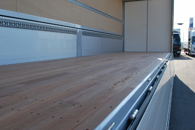 【388】日野プロフィア　未使用車　低床アルミウイング　ハイルーフ　リアエアサス