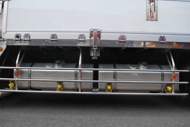 【208】三菱ふそう　スーパーグレート　低床　冷凍ウイング　リヤエアサス