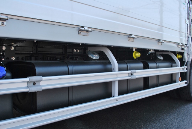 【392】日野プロフィア　未使用車　低床　アルミウイング　ハイルーフ　リアエアサス