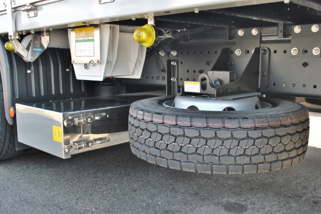 【392】日野プロフィア　未使用車　低床　アルミウイング　ハイルーフ　リアエアサス