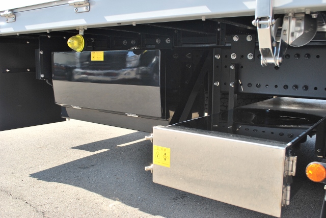 【392】日野プロフィア　未使用車　低床　アルミウイング　ハイルーフ　リアエアサス