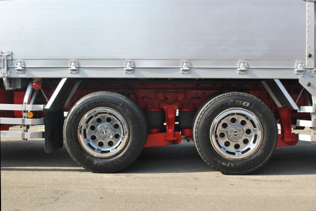 【206】UDトラックス　クオン　低床　アルミウイング　ハイルーフ