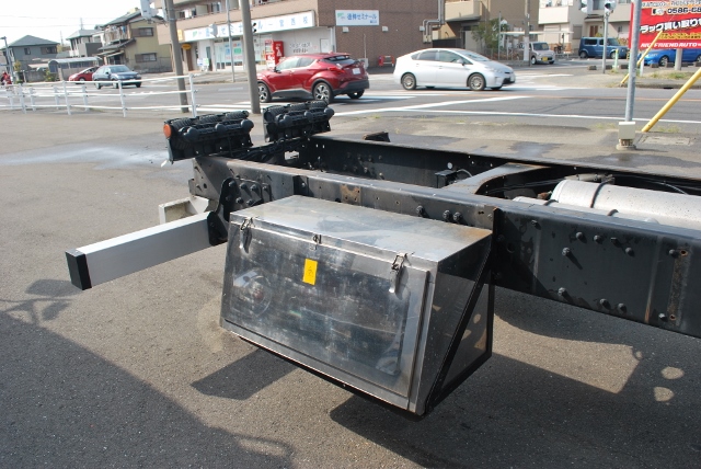 【175】三菱ふそうスーパーグレート 低床 シャーシ ハイルーフ リヤエアサス